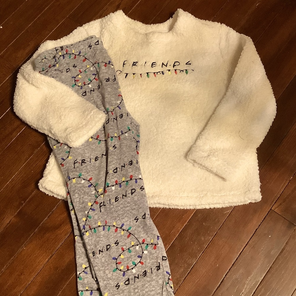 Friends pajama set - Sherpa ttop and fleece bottom